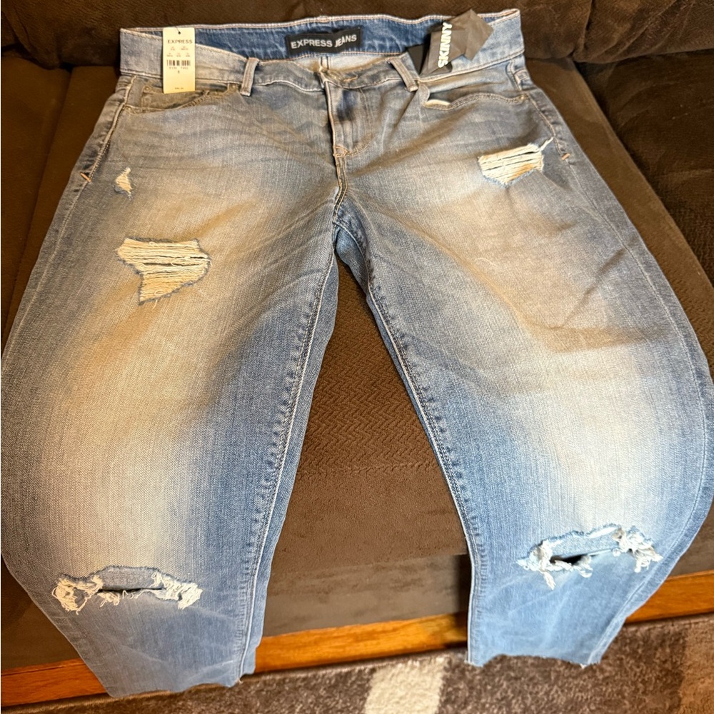 Brand new with the tags - Express jeans - size 8